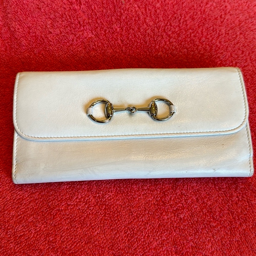 GUCCI WHITE HORSE-BIT LOBG WALLET. EUC STUNNING CONDITION